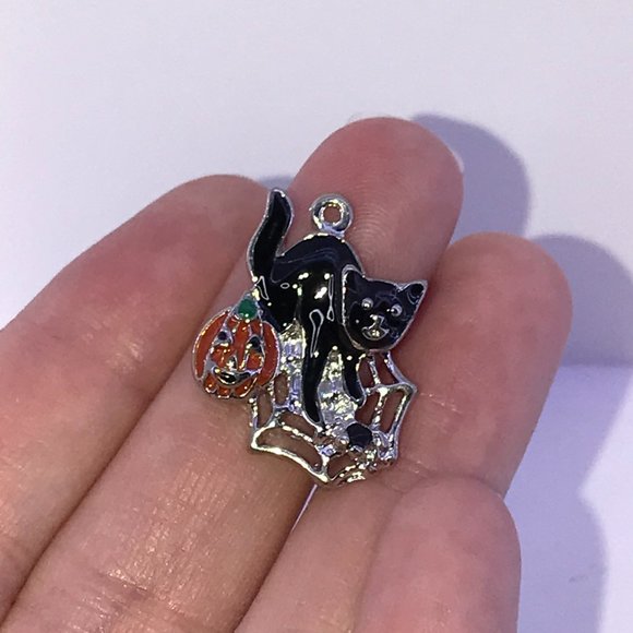 Halloween Cat with Spider Web Pendant - Picture 4 of 4